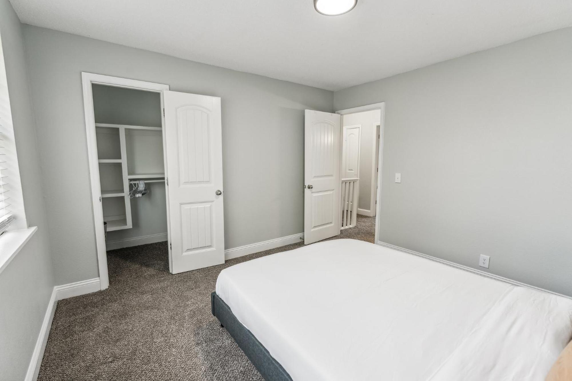 Apartment Brentwood D6 I Cozy & Comfy I 2bd I Free Parking *
