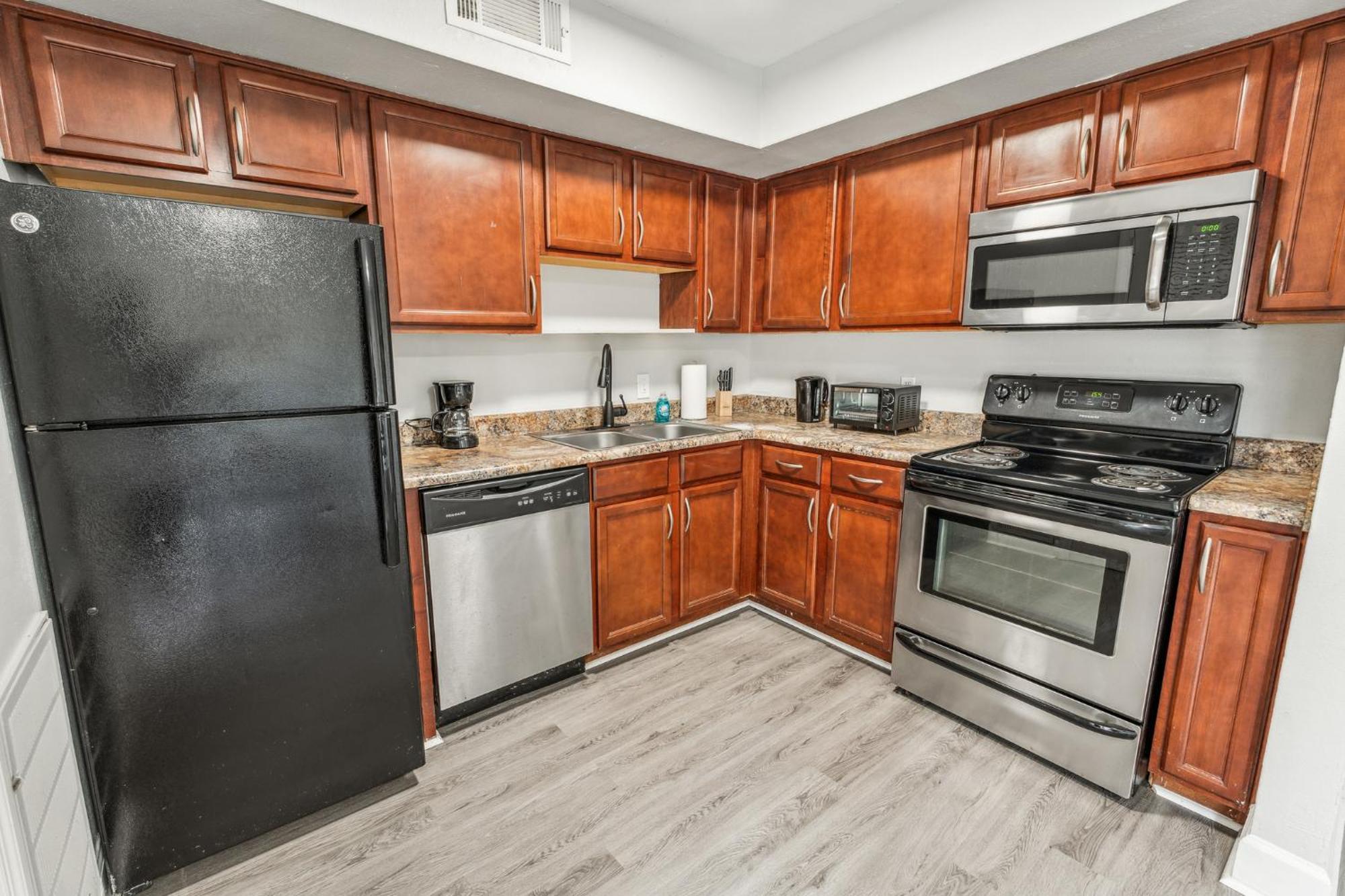 Brentwood D6 I Cozy & Comfy I 2bd I Free Parking Apartment *