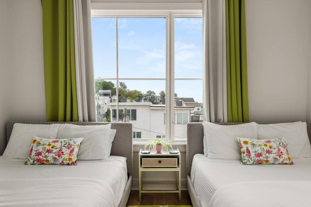 The Oasis Tropical With Rooftop Views Holiday home *