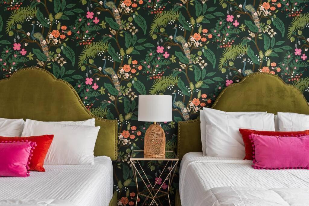 The Oasis Tropical With Rooftop Views Holiday home Nashville