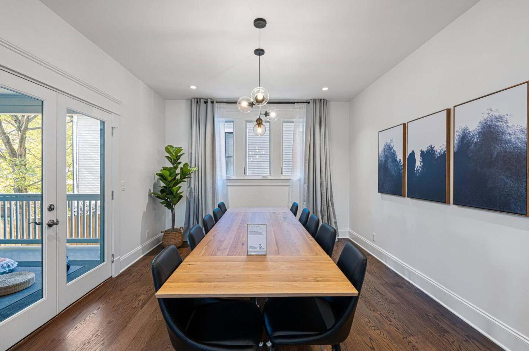 Stylish East Nashville Retreat For 10 Holiday home *
