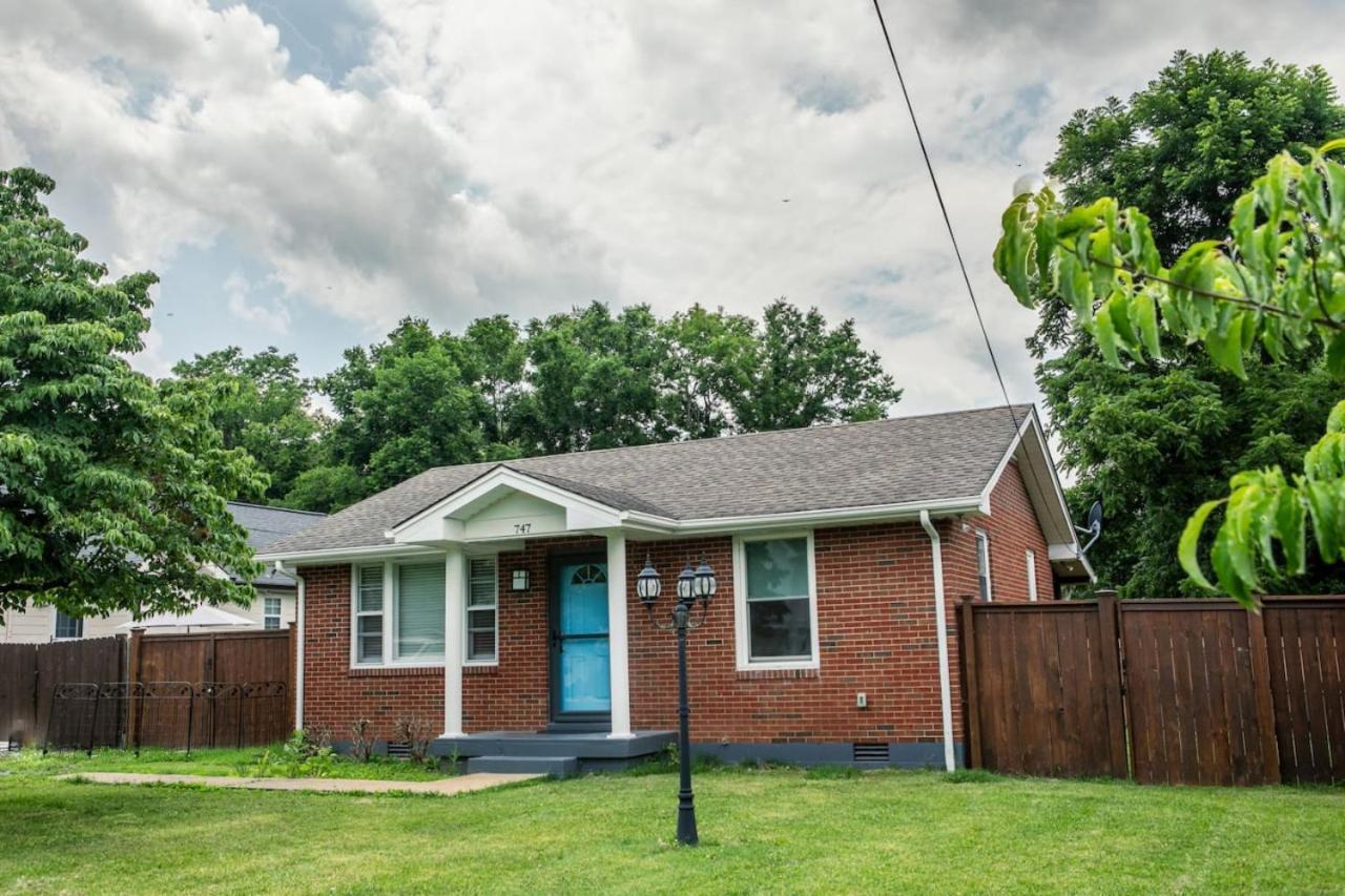 Cozy Getaway Mins To Downtown, Broadway Airport Holiday home Nashville