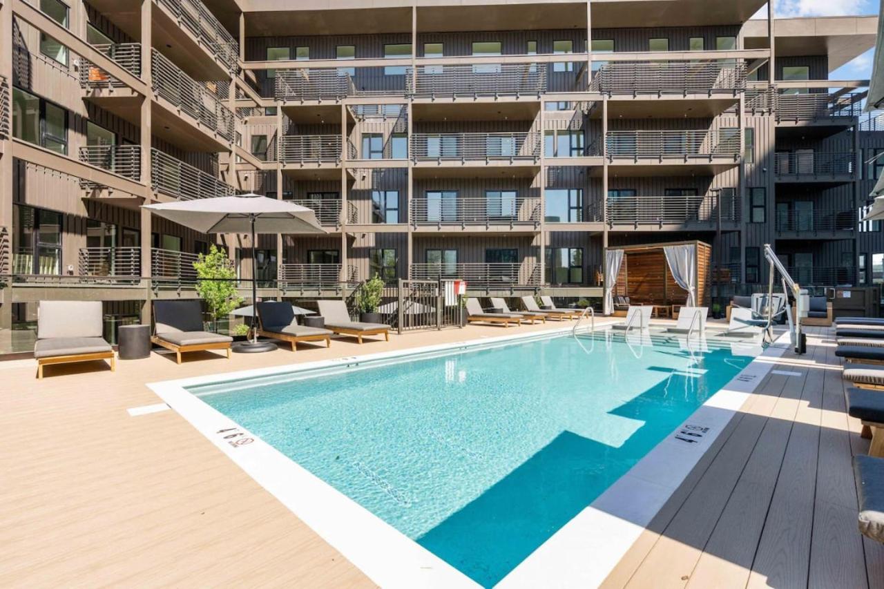 Luxury Penthouse With 2 Floors Pool Patio Gym Walk To Broadway Apartment