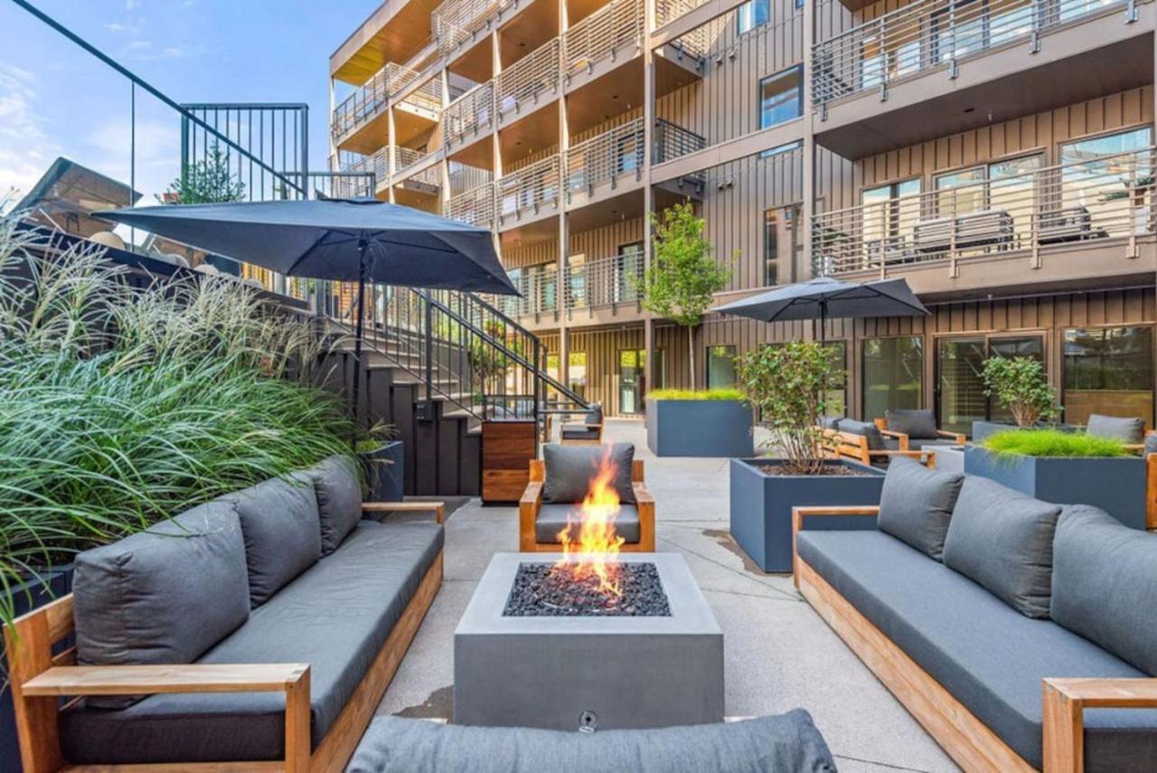 Luxury Penthouse With 2 Floors Pool Patio Gym Walk To Broadway Apartment *