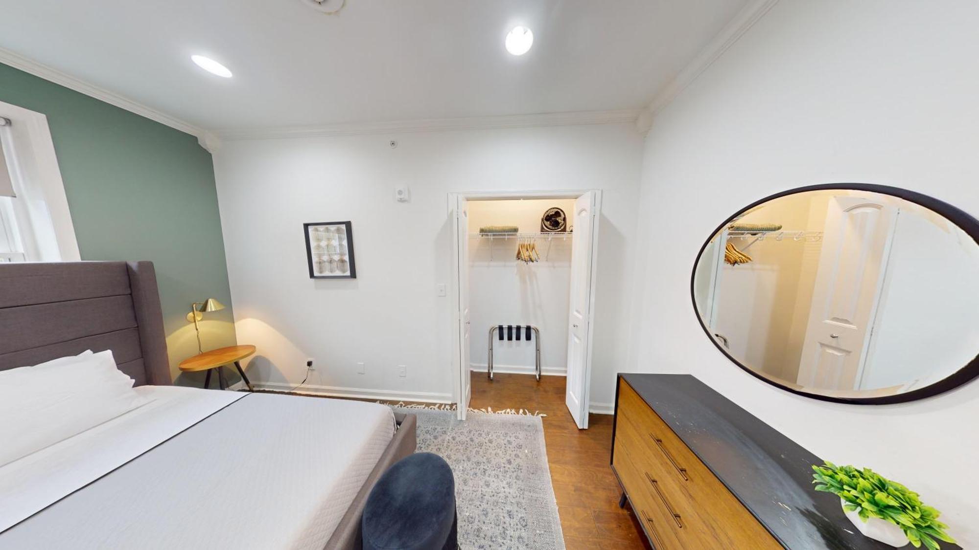 Apartment West End Getaway