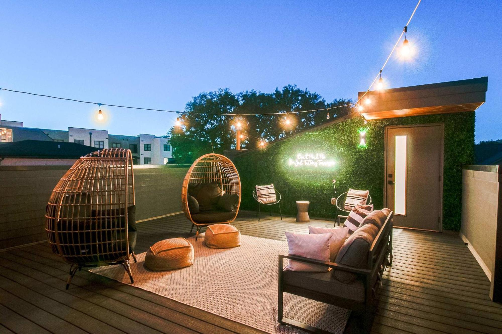 Close To The Gulch - Book Today *