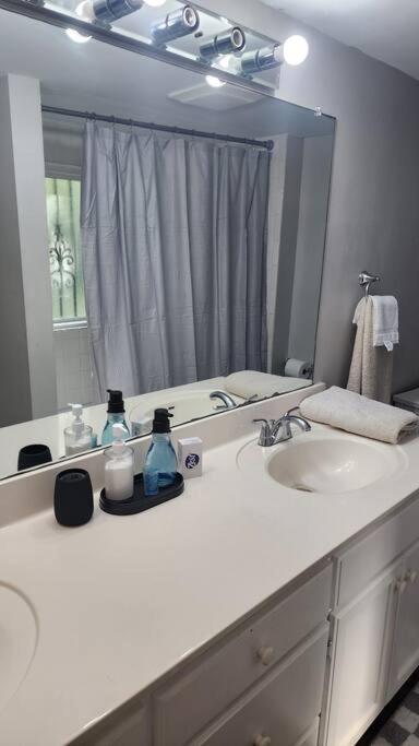 Two Bedroom Near Nashville-downtown Nashville