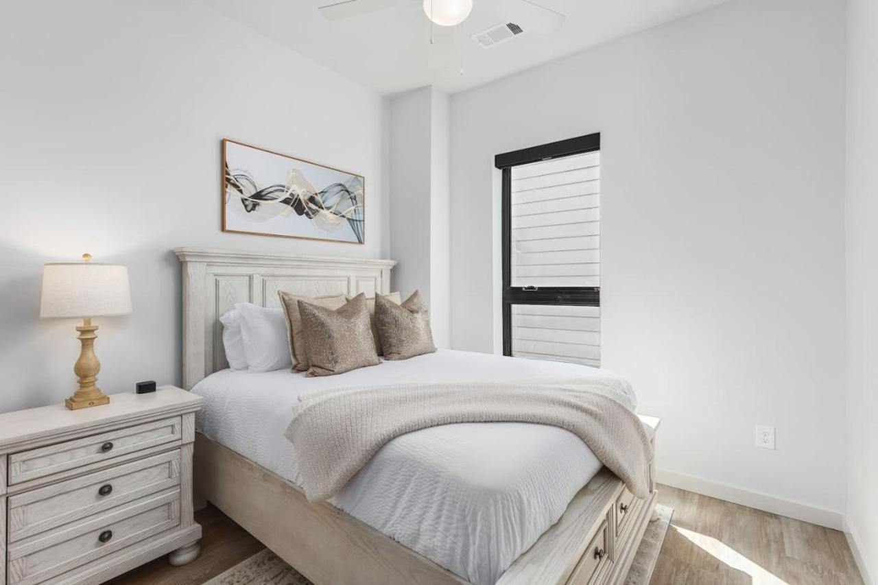 Apartment Upscale Music Row Corner Unit With Patio Rooftop With View And Gym Nashville