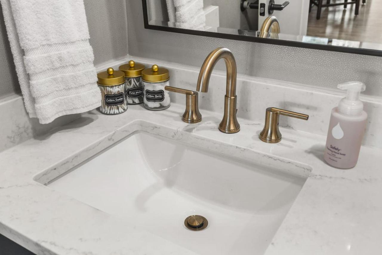 Apartment Upscale Music Row Corner Unit With Patio Rooftop With View And Gym Nashville