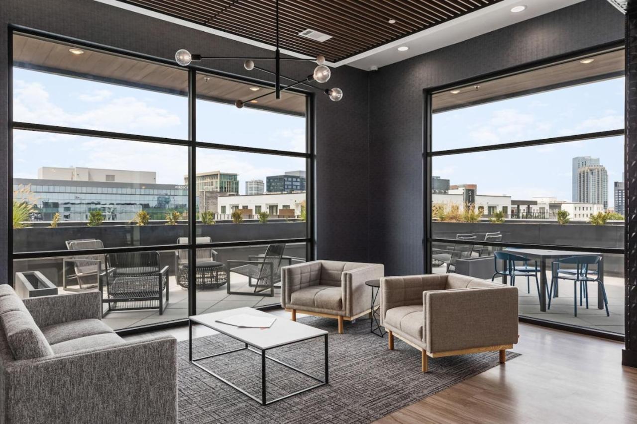 Upscale Music Row Corner Unit With Patio Rooftop With View And Gym *