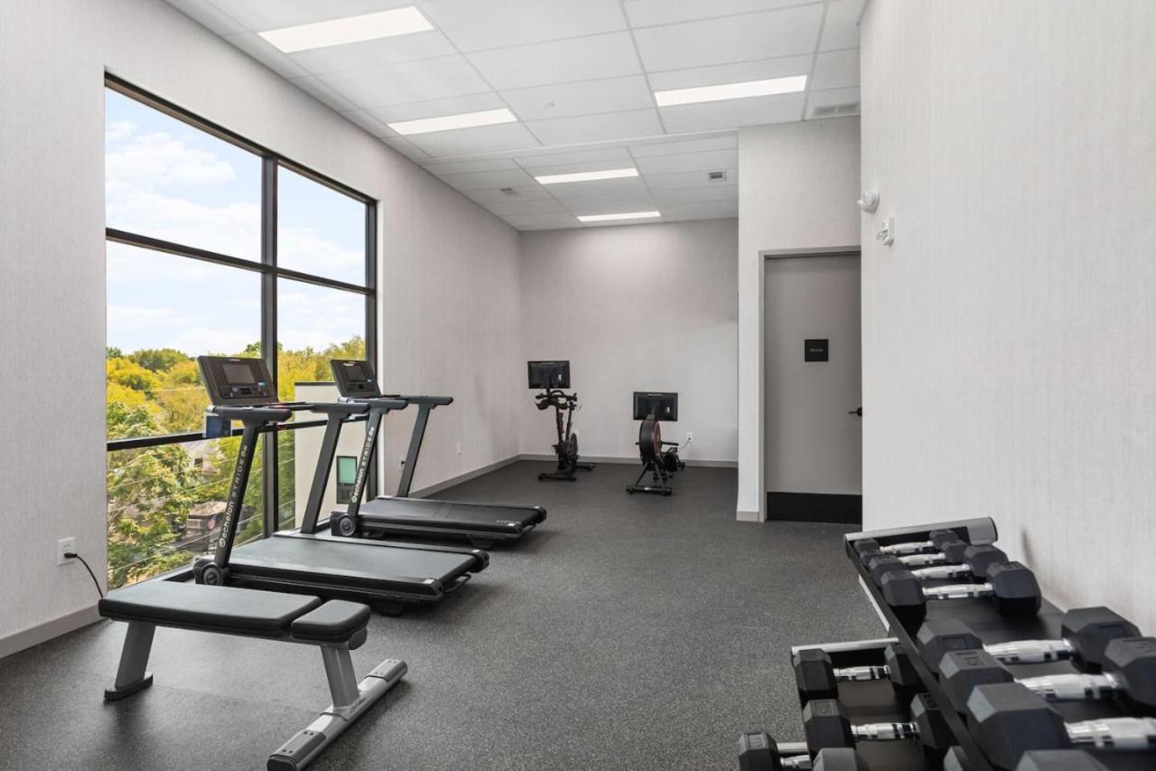 Apartment Chic Music Row Rooftop Deck With View Gym Office And