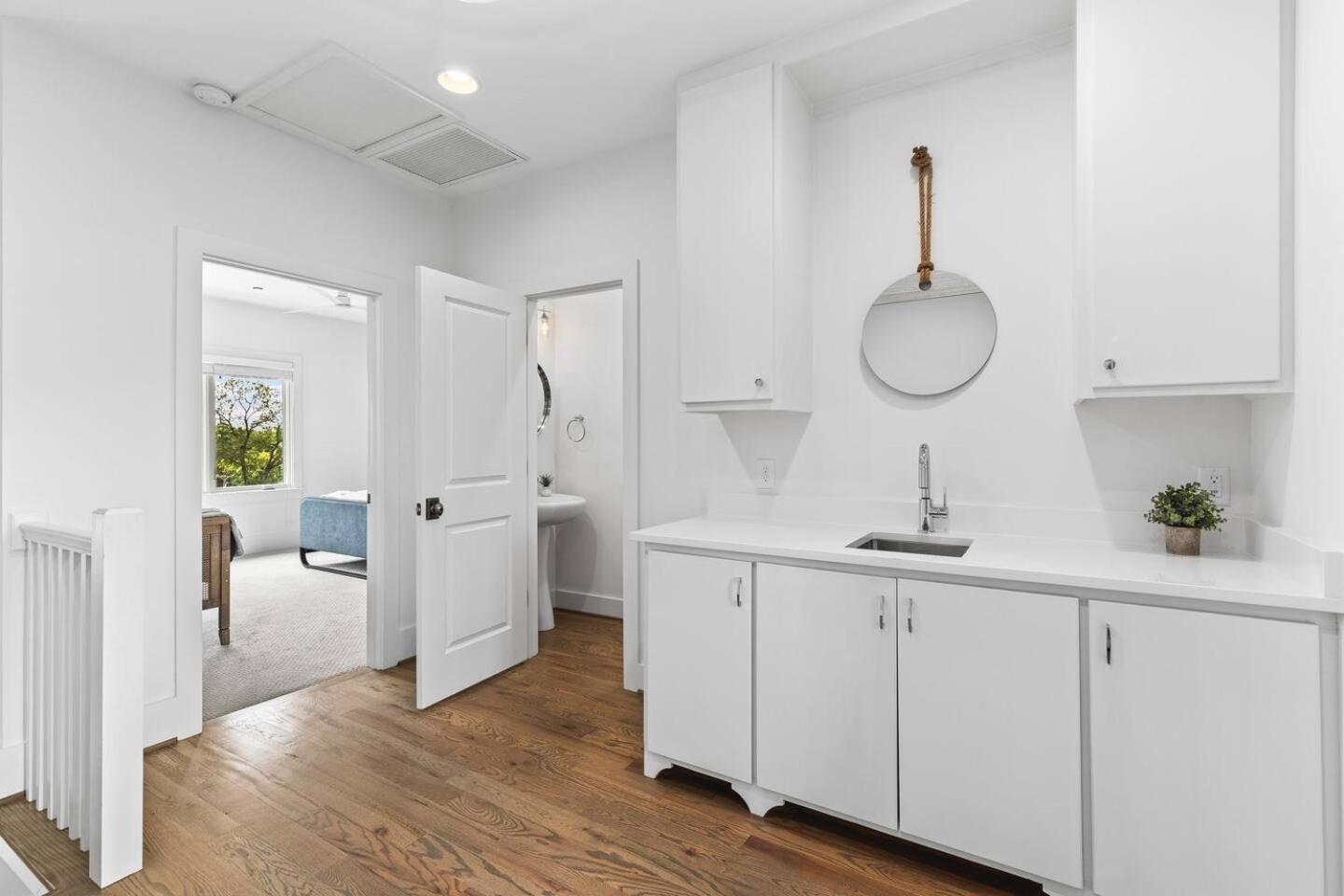 Holiday home Stunning With Garage And Patio Walk To Restaurants 12 South And Belmont