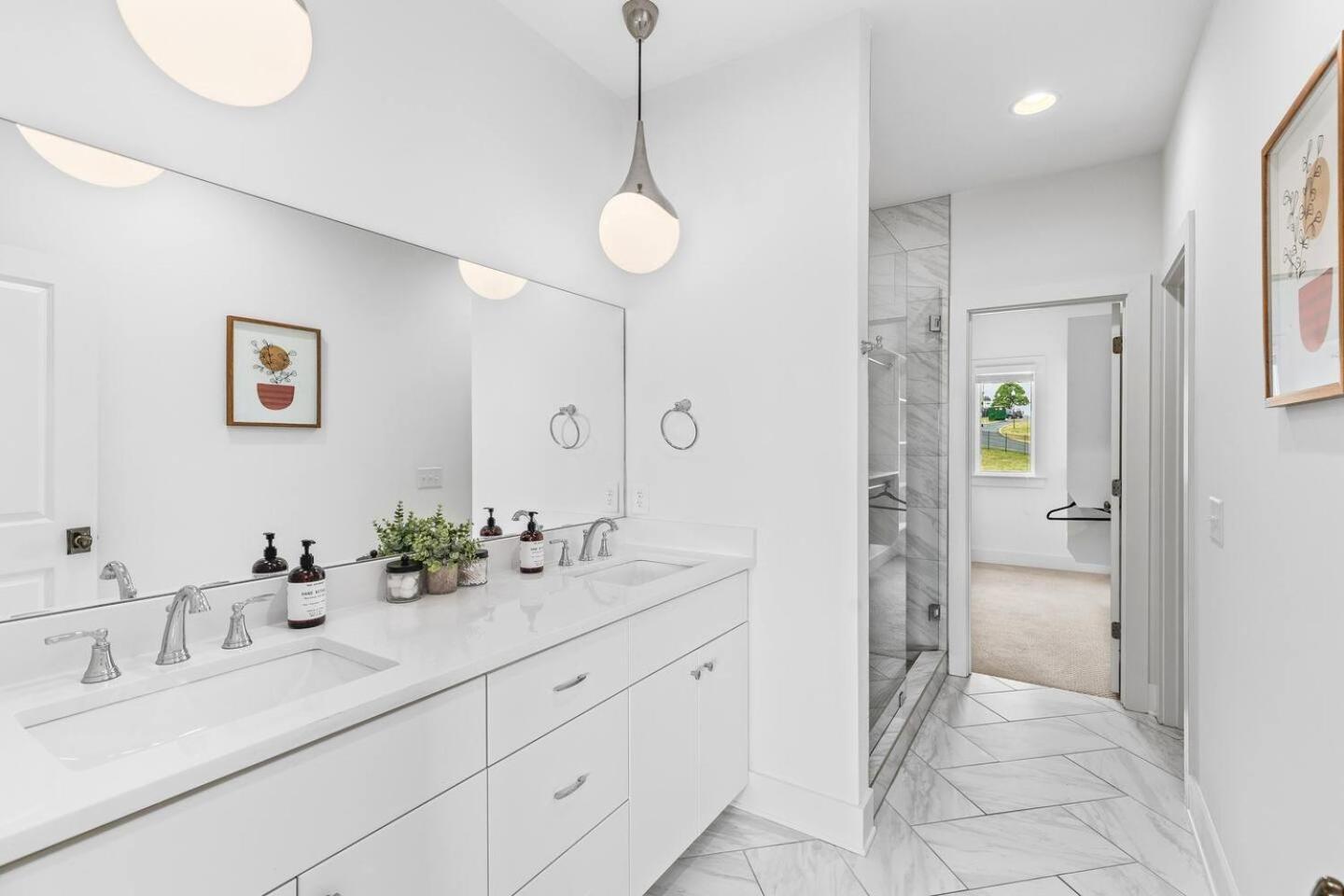 Stunning With Garage And Patio Walk To Restaurants 12 South And Belmont Nashville