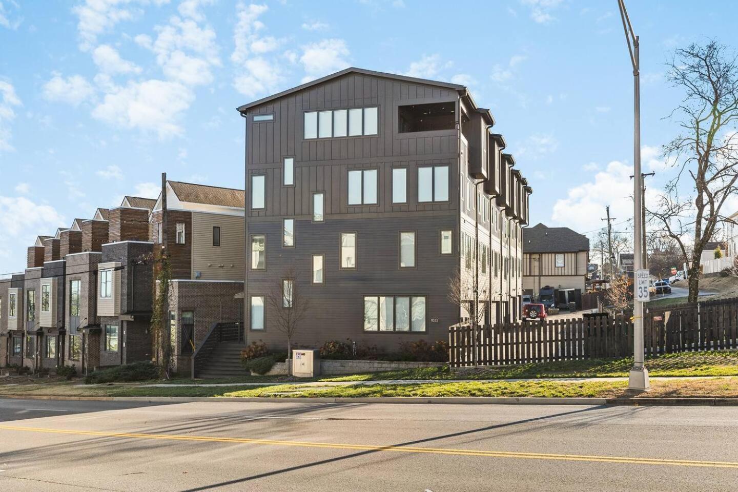 Stunning With Garage And Patio Walk To Restaurants 12 South And Belmont * Nashville