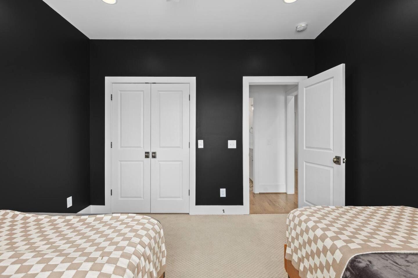 Stunning With Garage And Patio Walk To Restaurants 12 South And Belmont Holiday home *