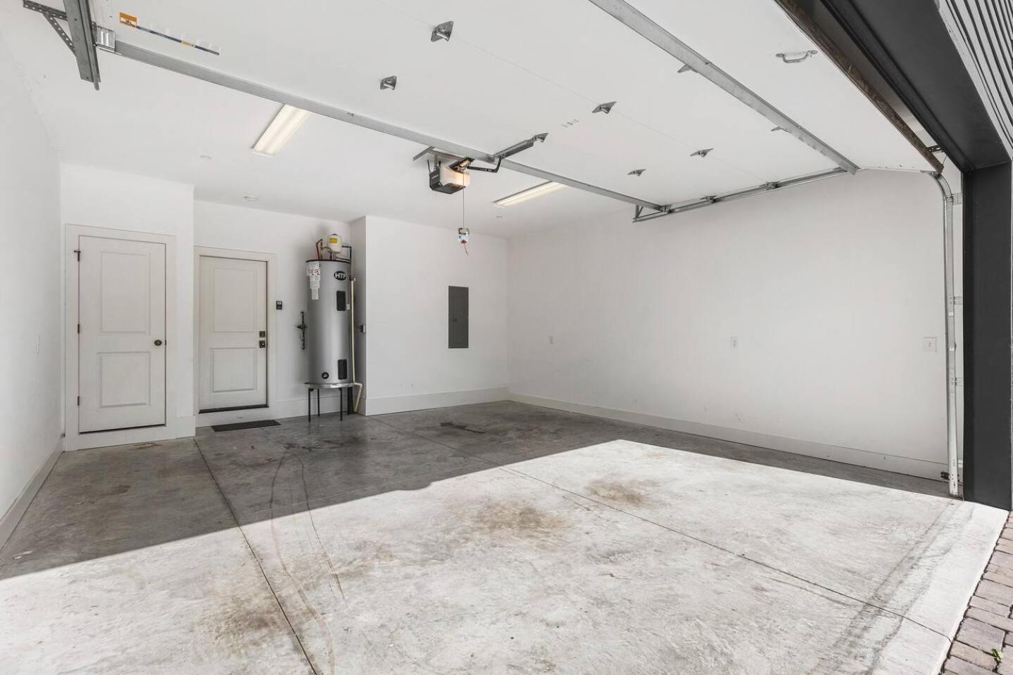 Holiday home Stunning With Garage And Patio Walk To Restaurants 12 South And Belmont Nashville