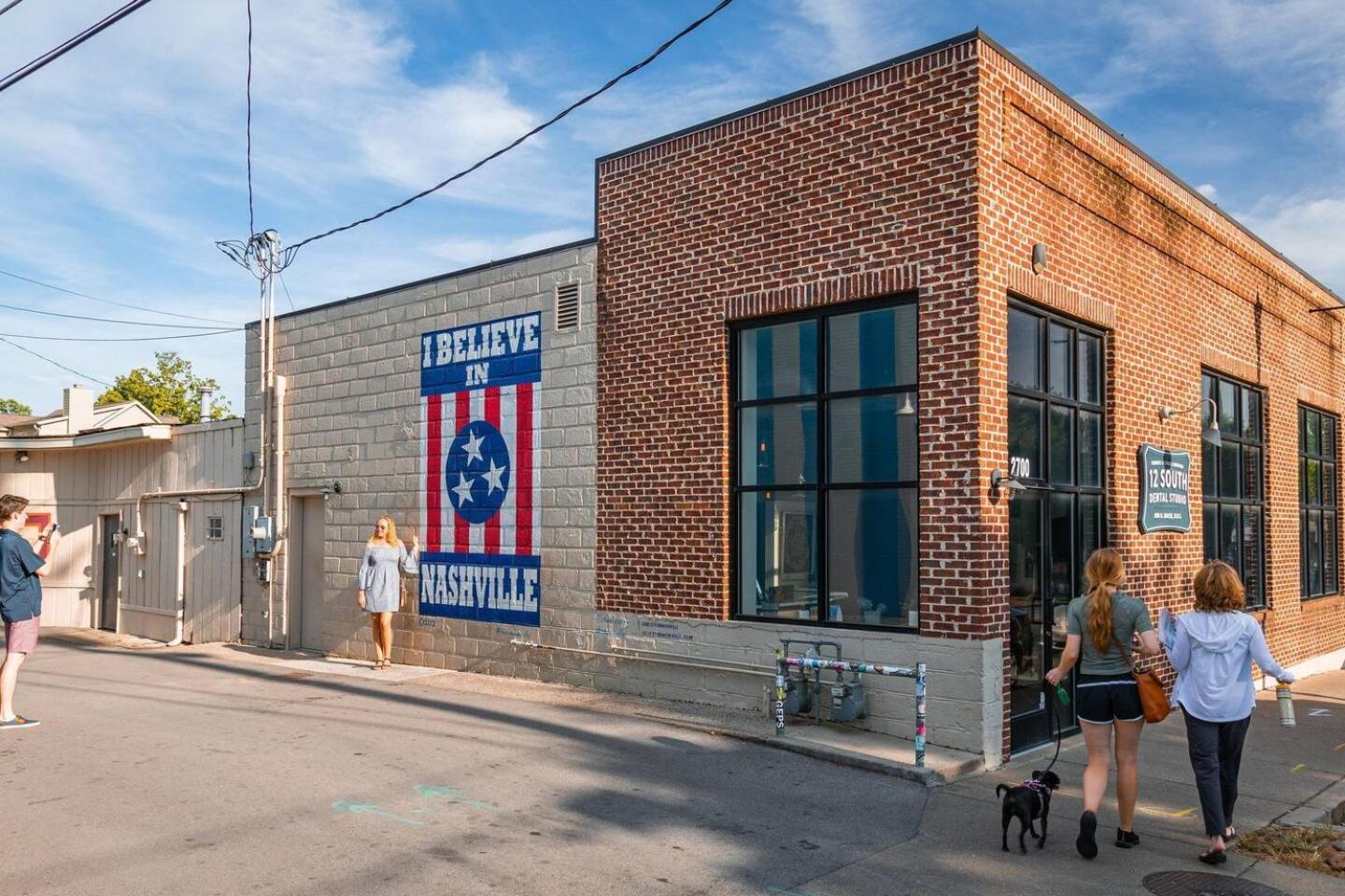 Holiday home Walk To 12 South And Belmont With Garage Firepit And Patio *