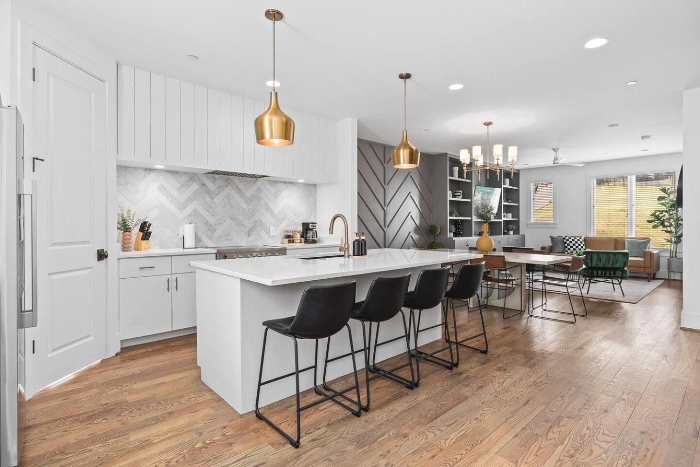 Stunning With Garage And Patio Walk To Restaurants 12 South And Belmont Nashville