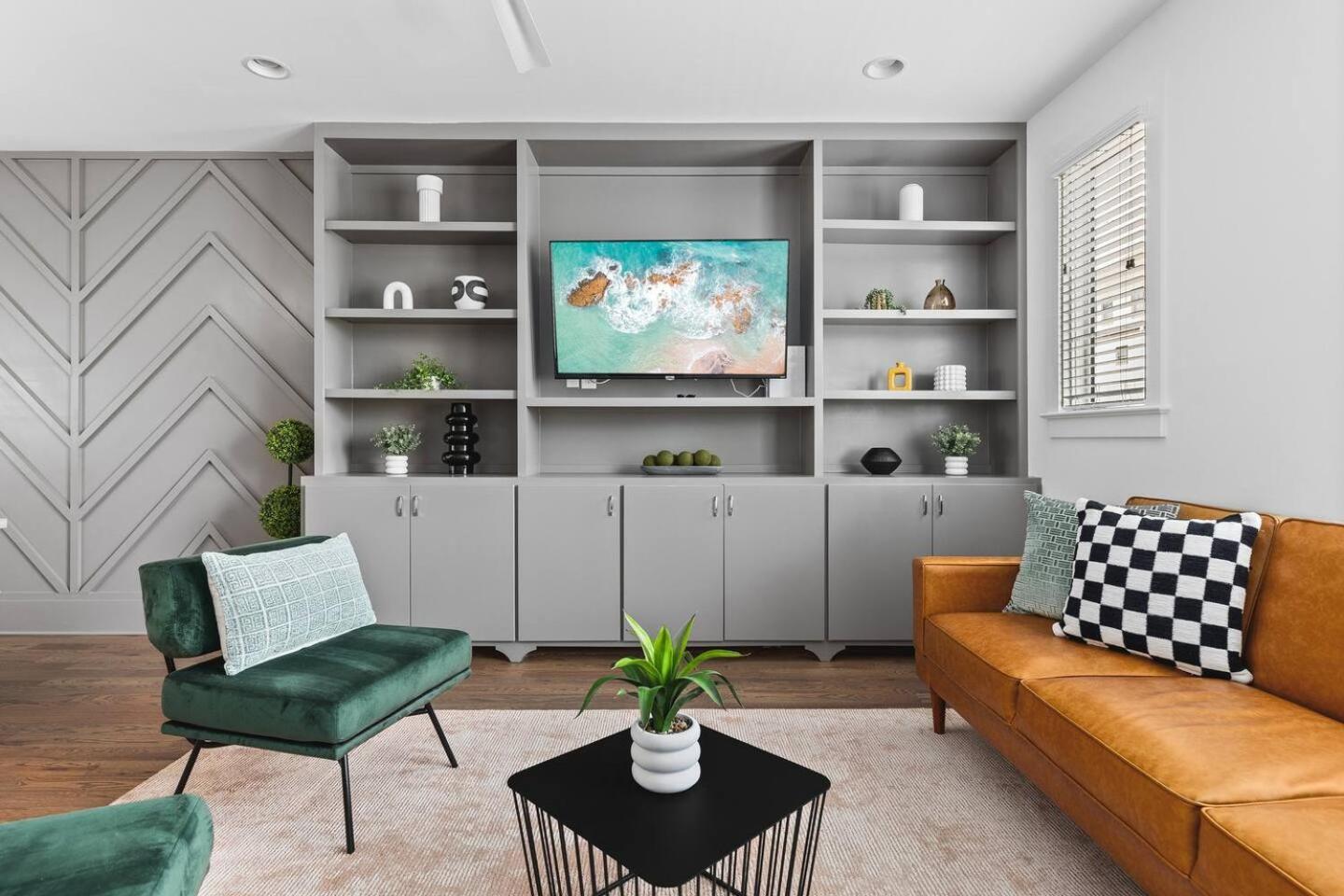 Stunning With Garage And Patio Walk To Restaurants 12 South And Belmont Holiday home