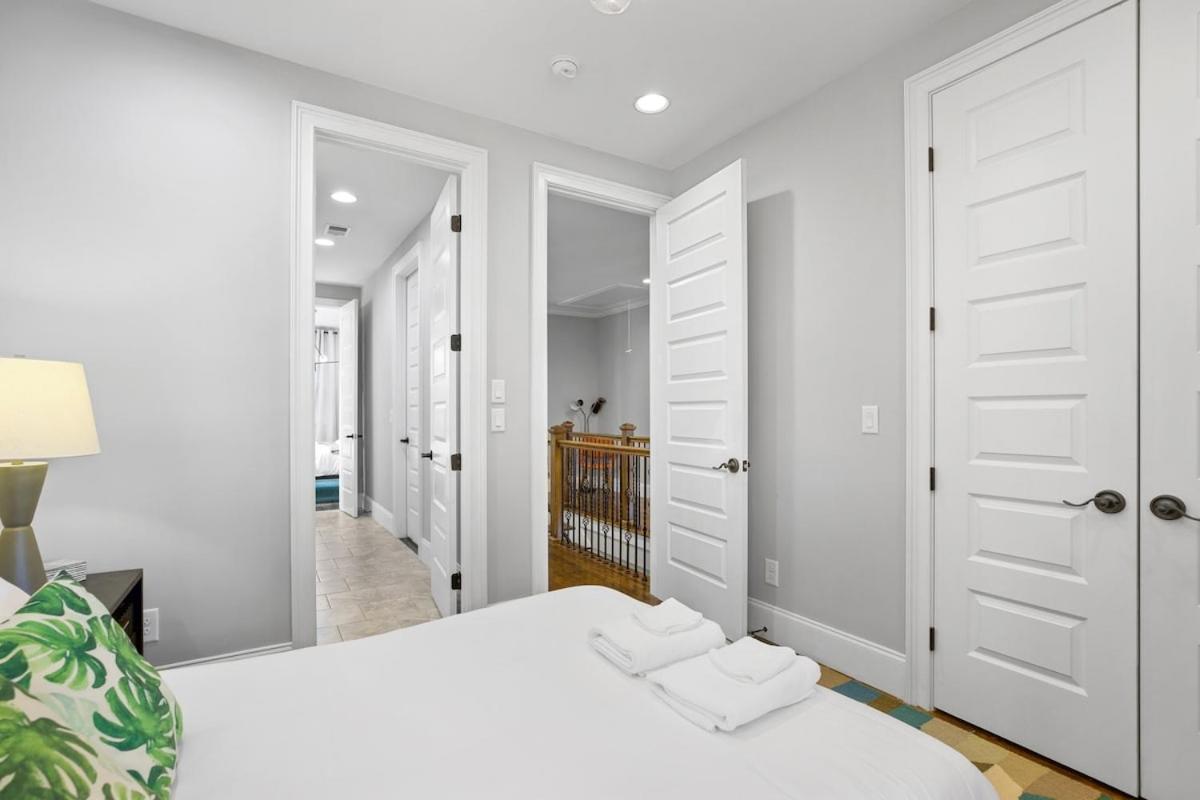5 Mins To Downtown - Big Luxury House - 7 Beds *