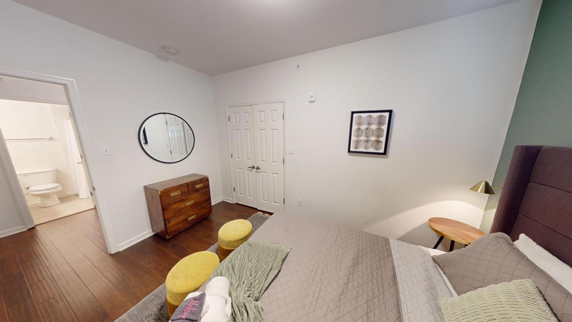 Apartment West End Getaway *