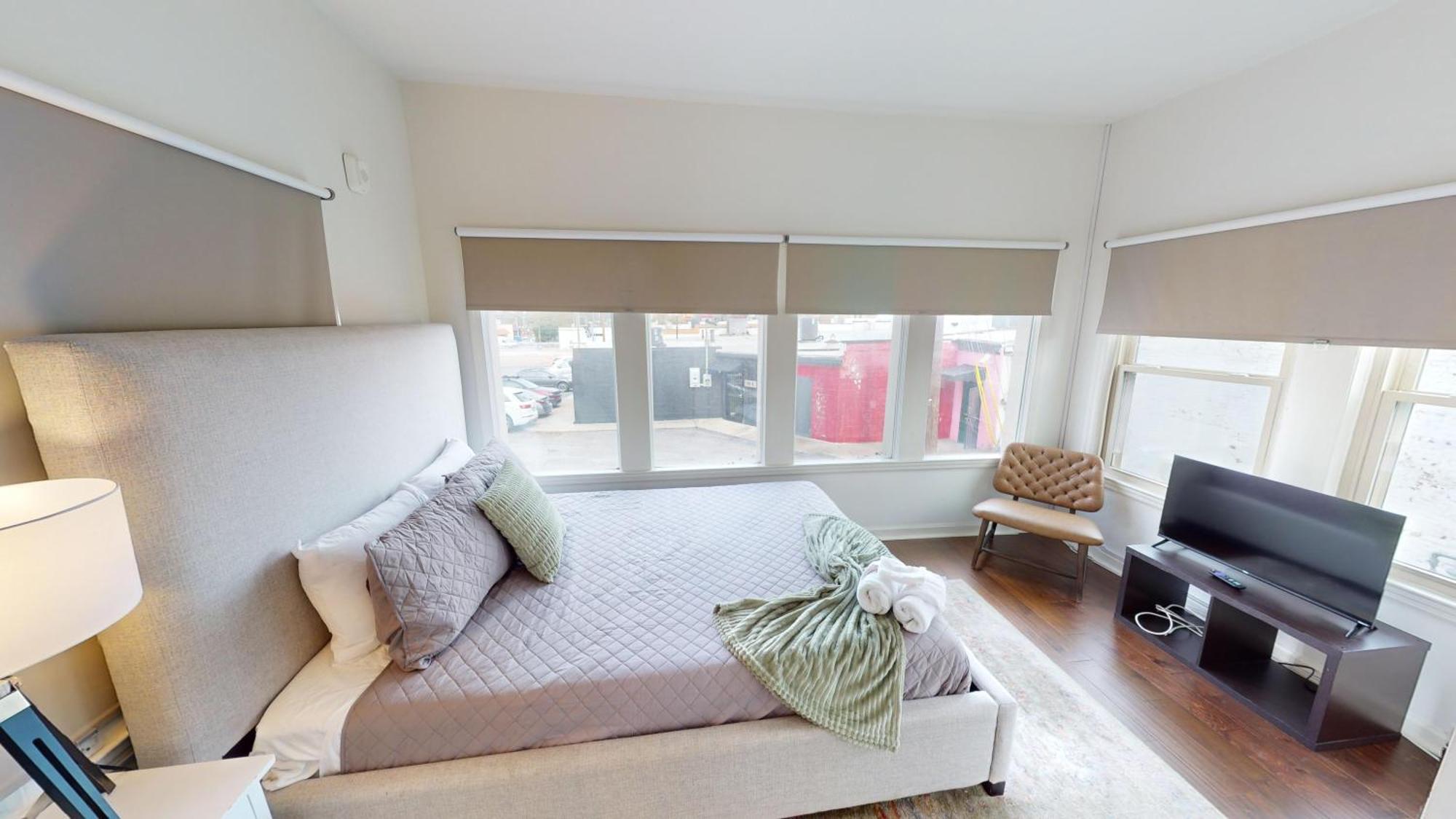 Apartment West End Getaway