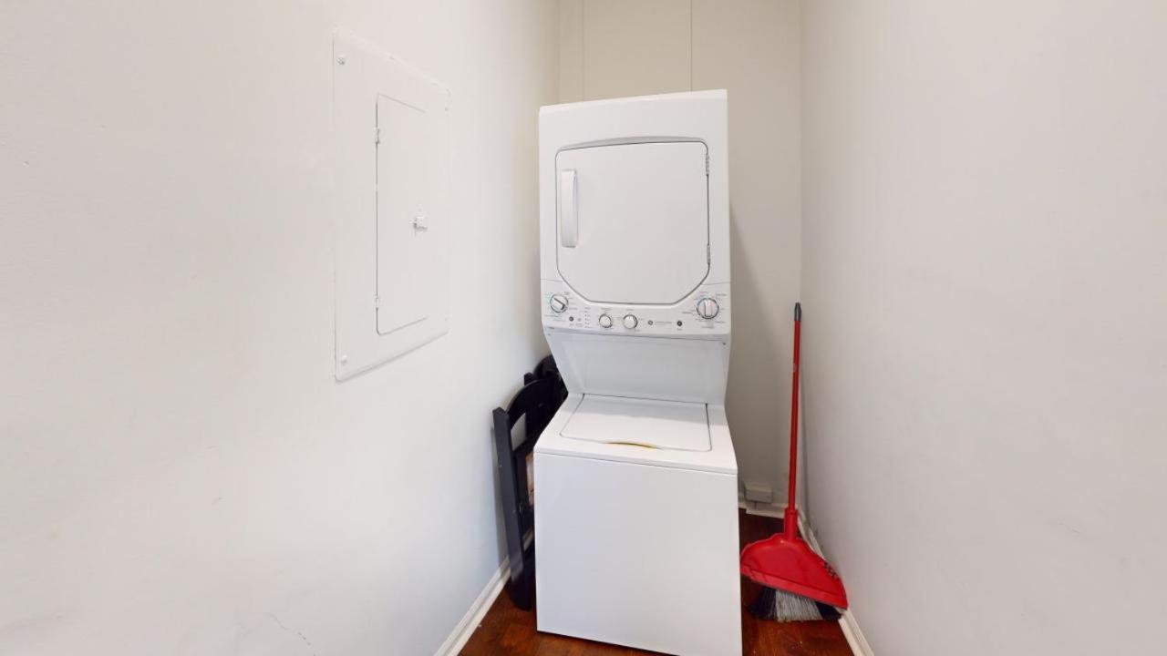 West End Getaway Apartment *