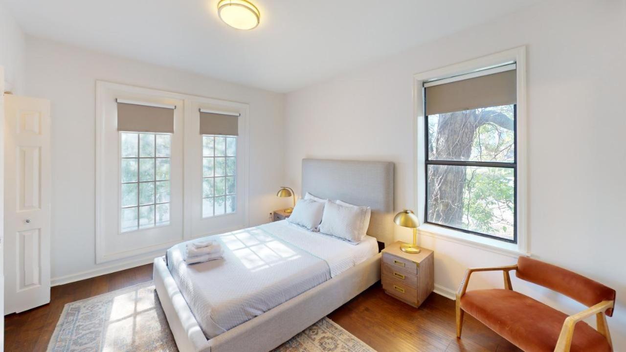 Apartment West End Getaway *