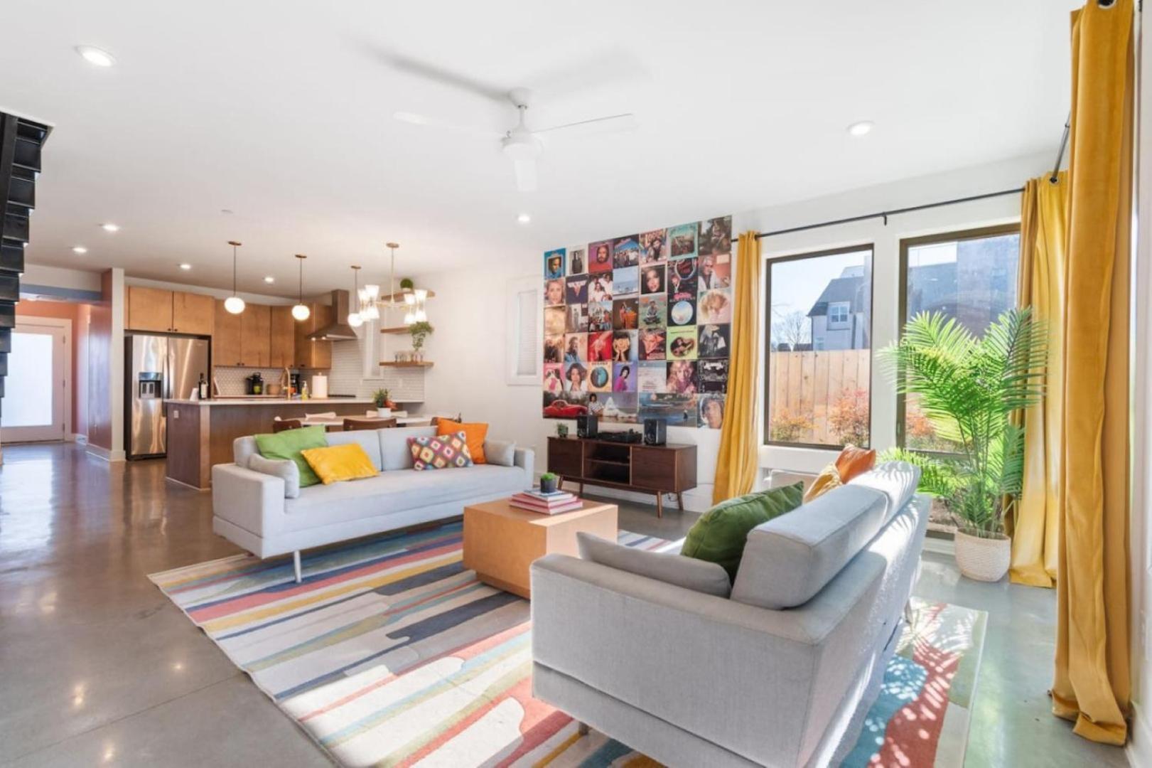 11 Beds 6 Full Baths With Rooftop Deck