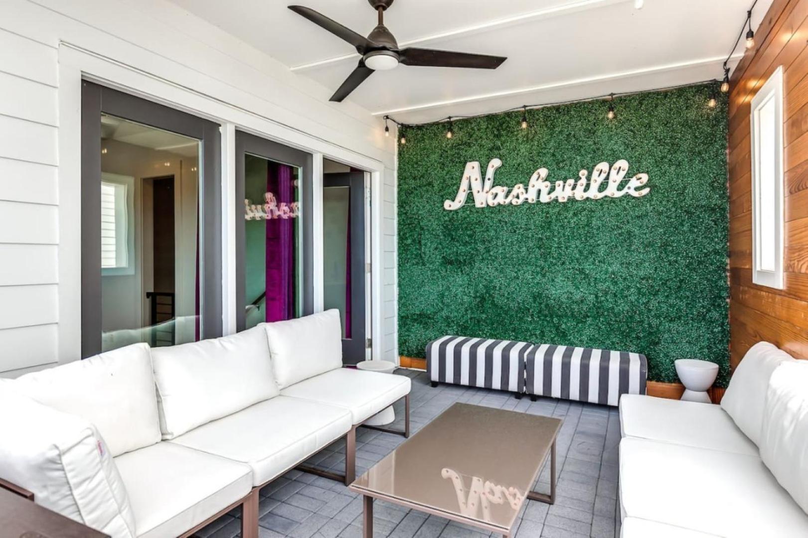 11 Beds 6 Full Baths 5 Minutes To Downtown