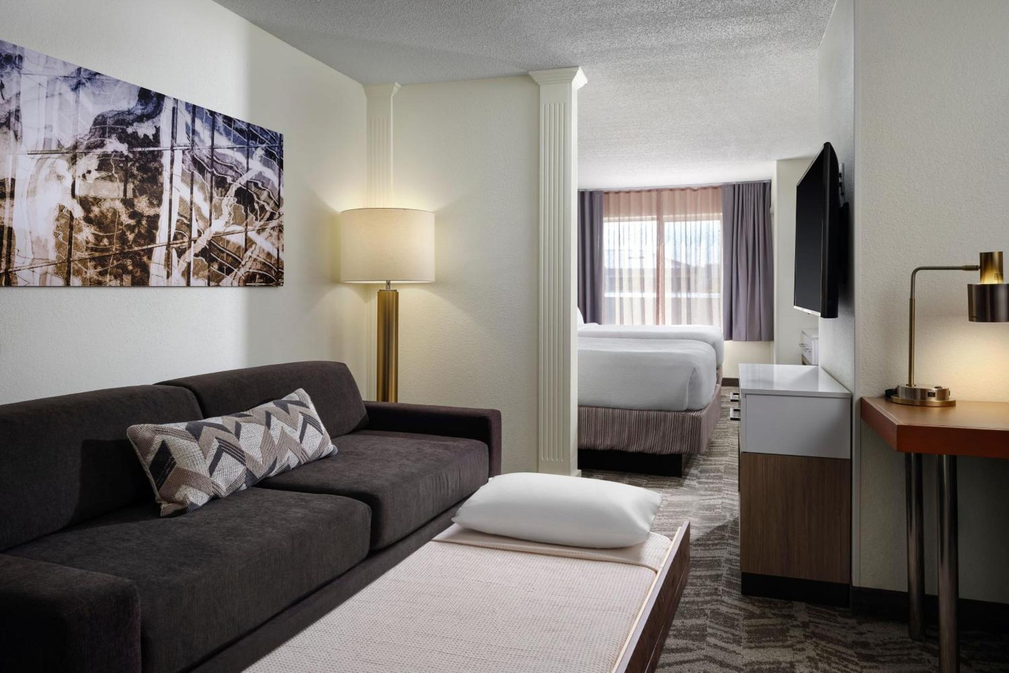 Hotel Springhill Metrocenter 3*