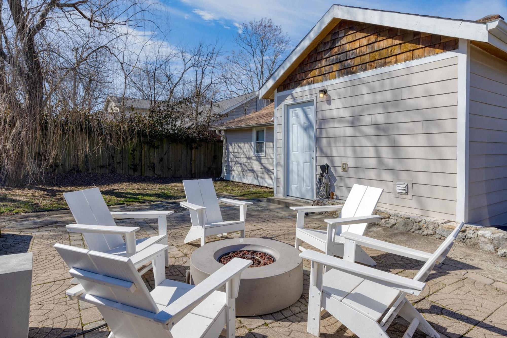 Holiday home Louise By Avantstay Cute W Large Yard Firepit Nashville
