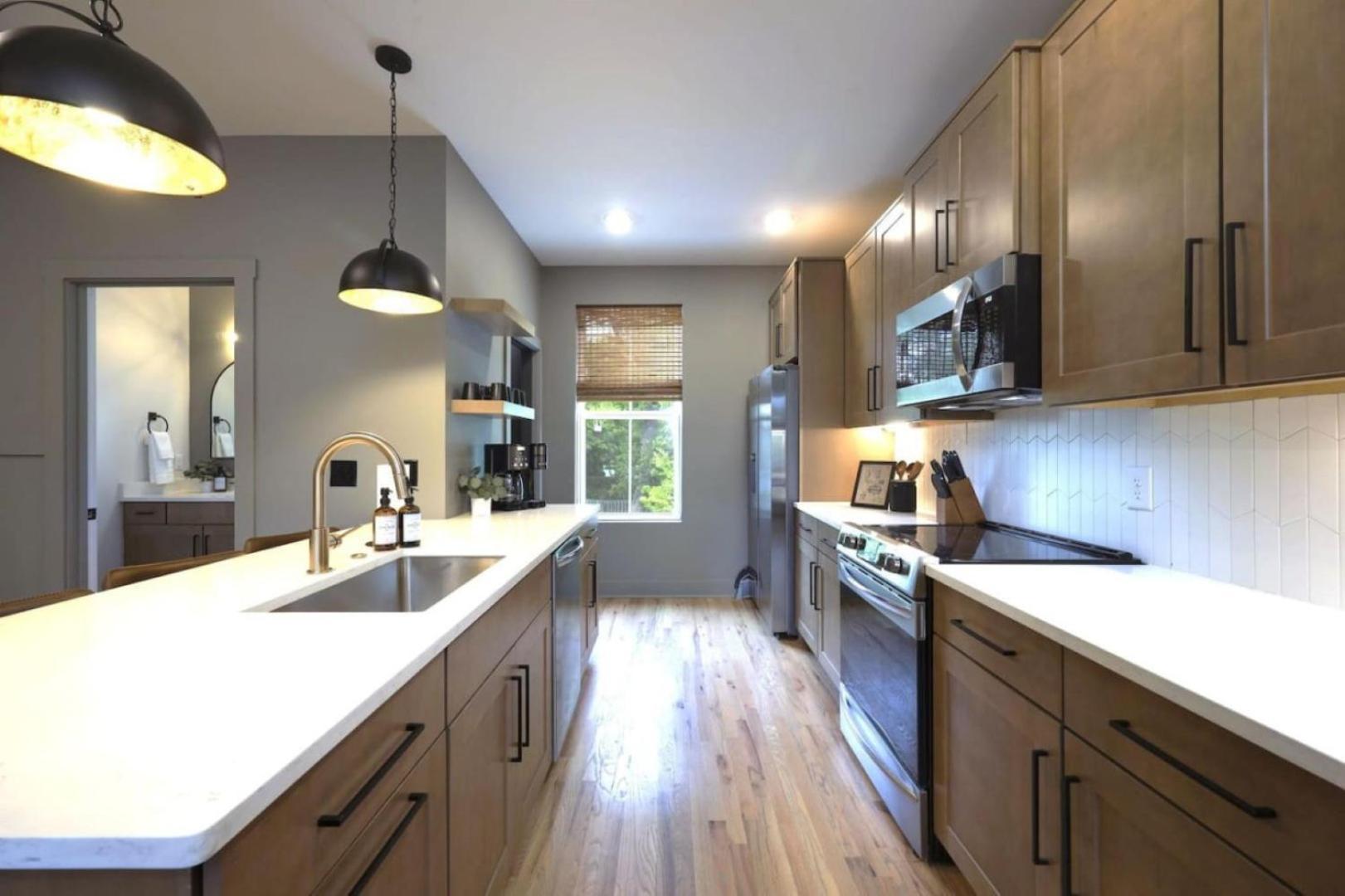 Perfect Pregame Rooftop Close To Broadway Holiday home