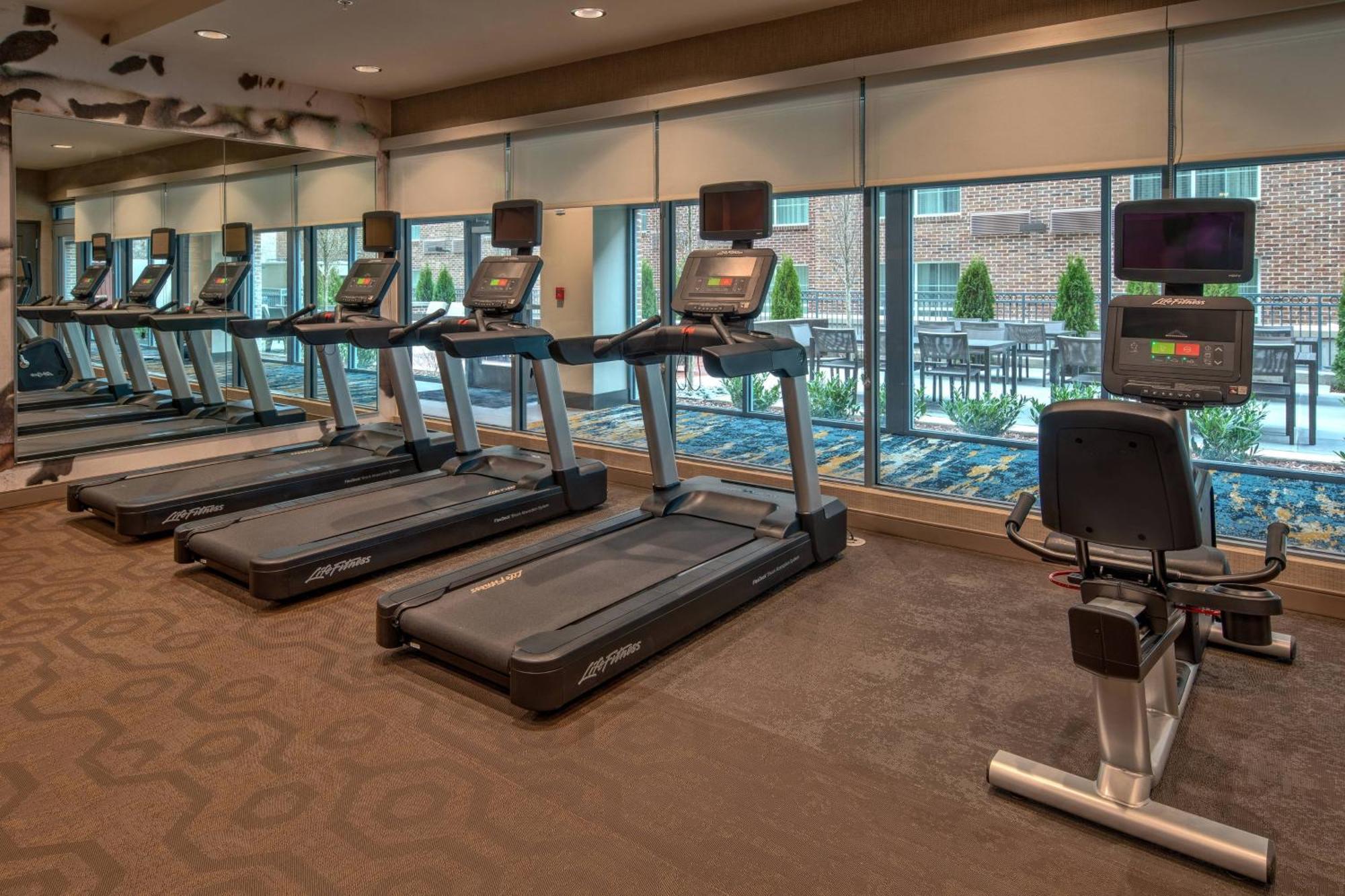 By Marriott Hills 3*