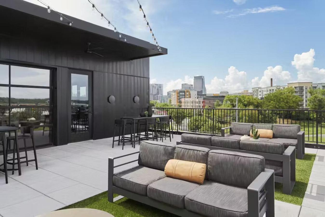 Oasis At The Muse Modern 2br With Balcony Rooftop Views Apartment