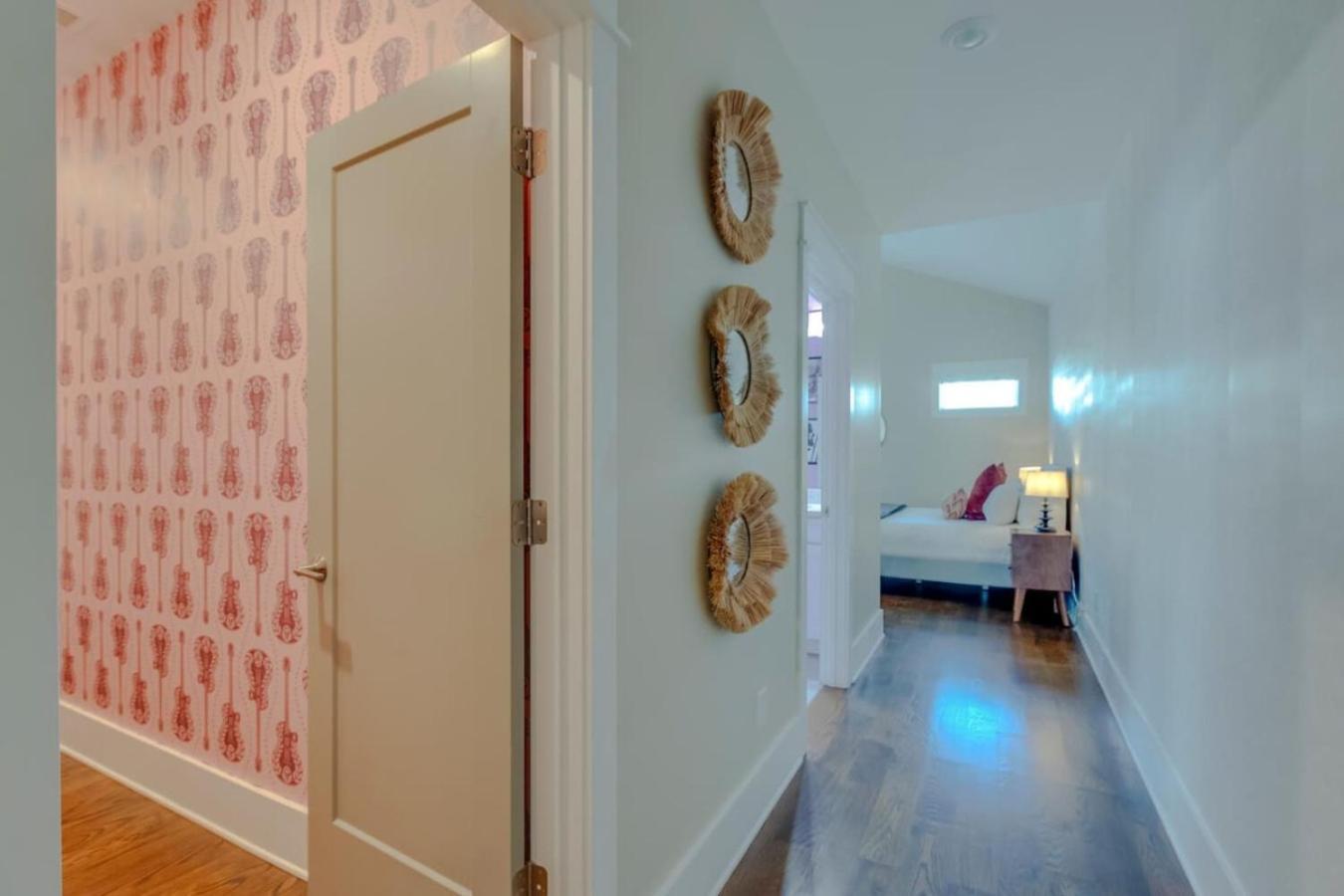 Big Spectacular Townhome Giant Covered Patio Holiday home Nashville