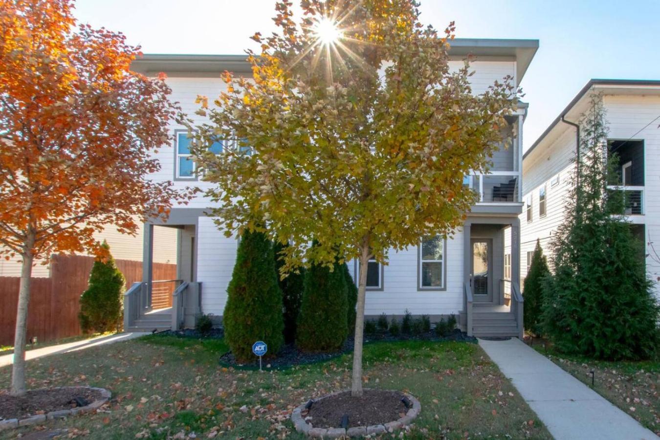 Big Spectacular Townhome Giant Covered Patio