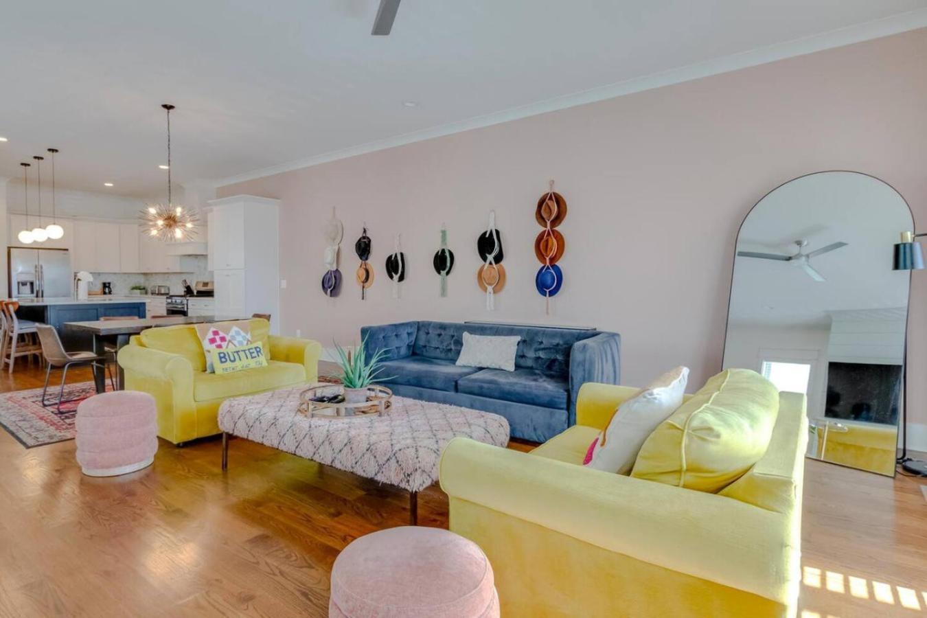 Big Spectacular Townhome Giant Covered Patio * Nashville
