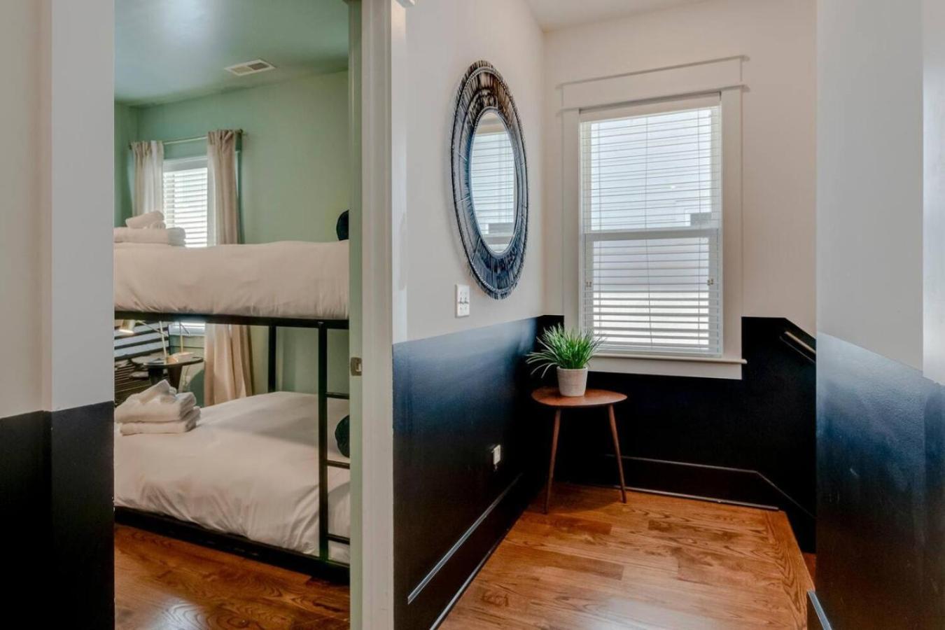Big Spectacular Townhome Giant Covered Patio Nashville