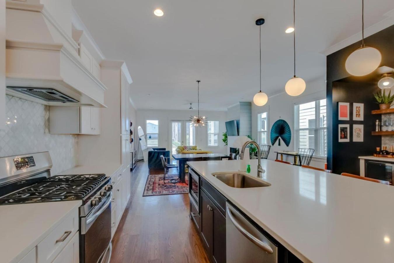 Big Spectacular Townhome Giant Covered Patio Holiday home Nashville