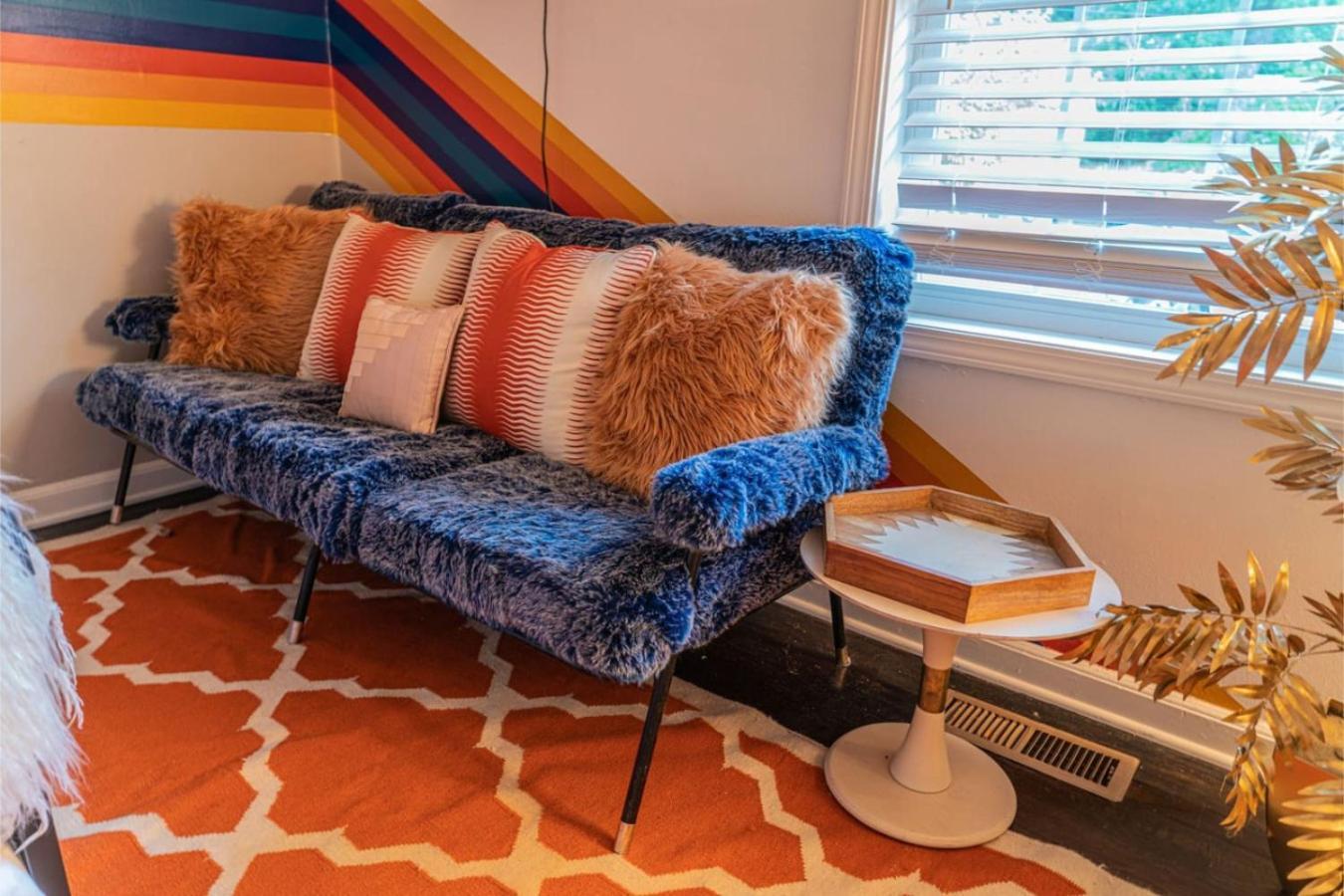 Eccentric East Nash Unique Design Holiday home *