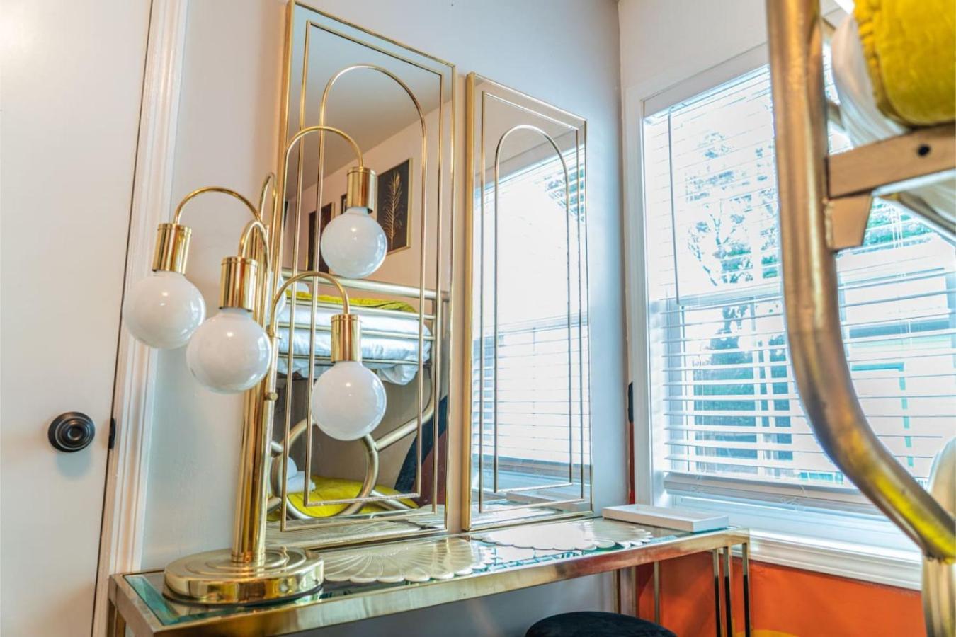 Eccentric East Nash Unique Design Holiday home Nashville