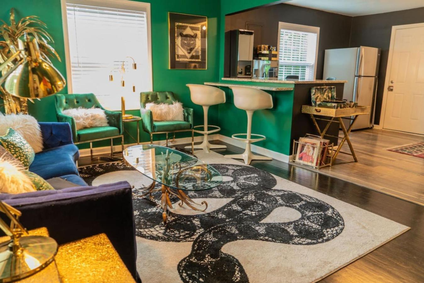 Eccentric East Nash Unique Design Holiday home *