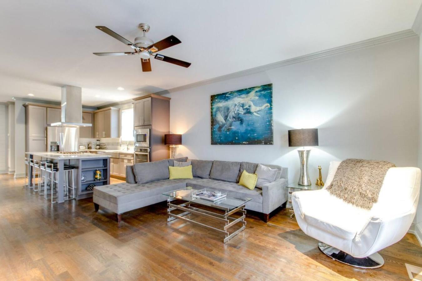 Holiday home Gulch Getaway The Nash Nest Epic Rooftop *