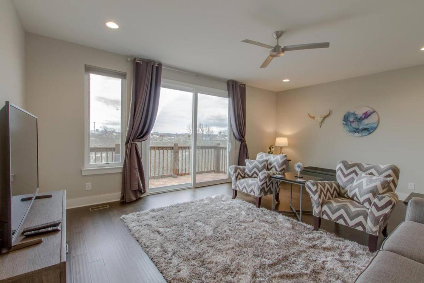 Overlook Luxury Amenities Minutes To Downtown Holiday home