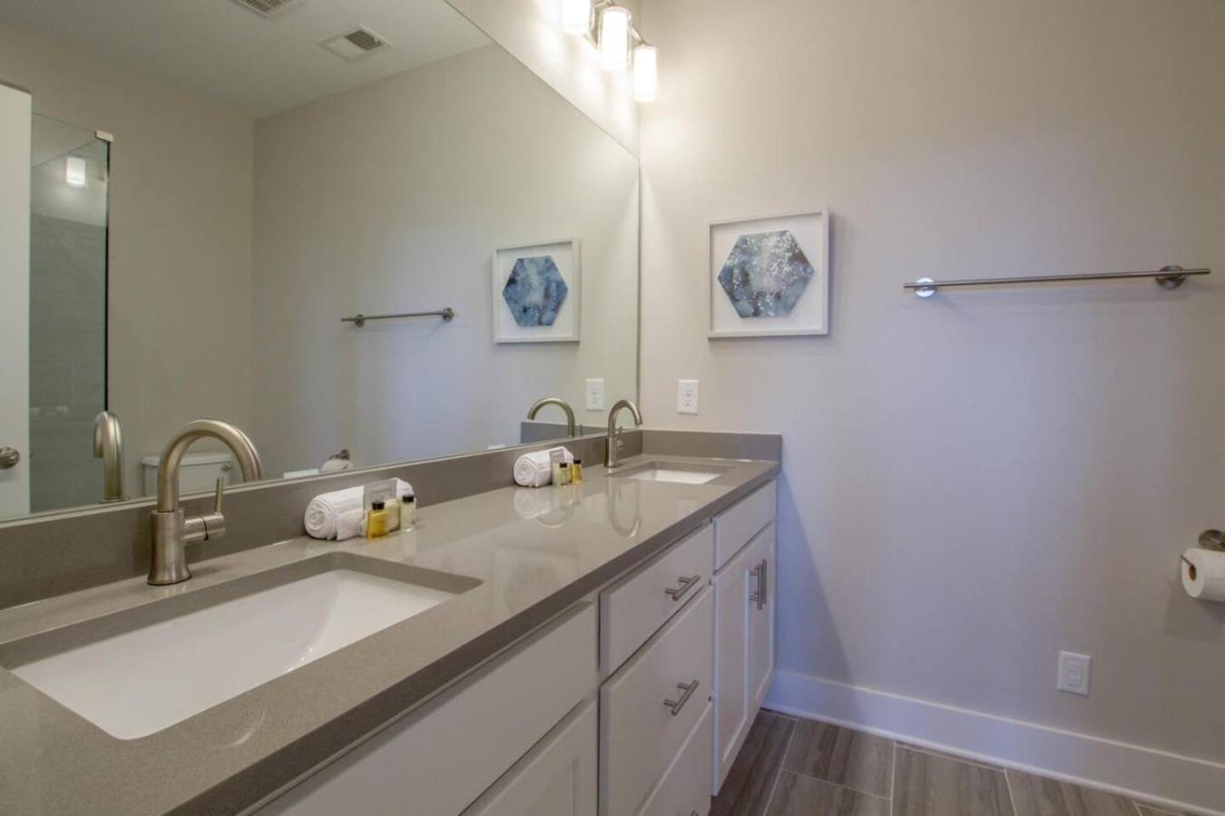 Holiday home Overlook Luxury Amenities Minutes To Downtown
