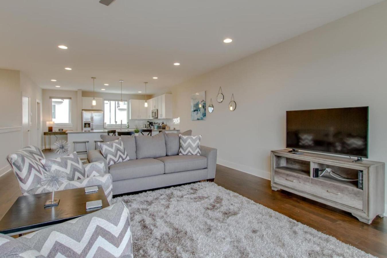 Holiday home Overlook Luxury Amenities Minutes To Downtown *