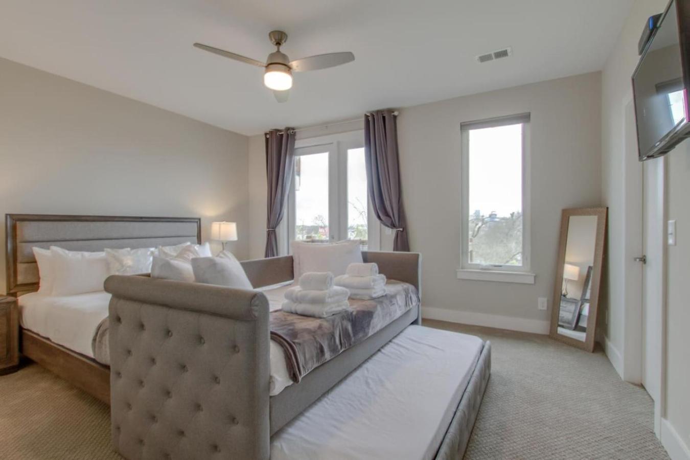 Overlook Luxury Amenities Minutes To Downtown