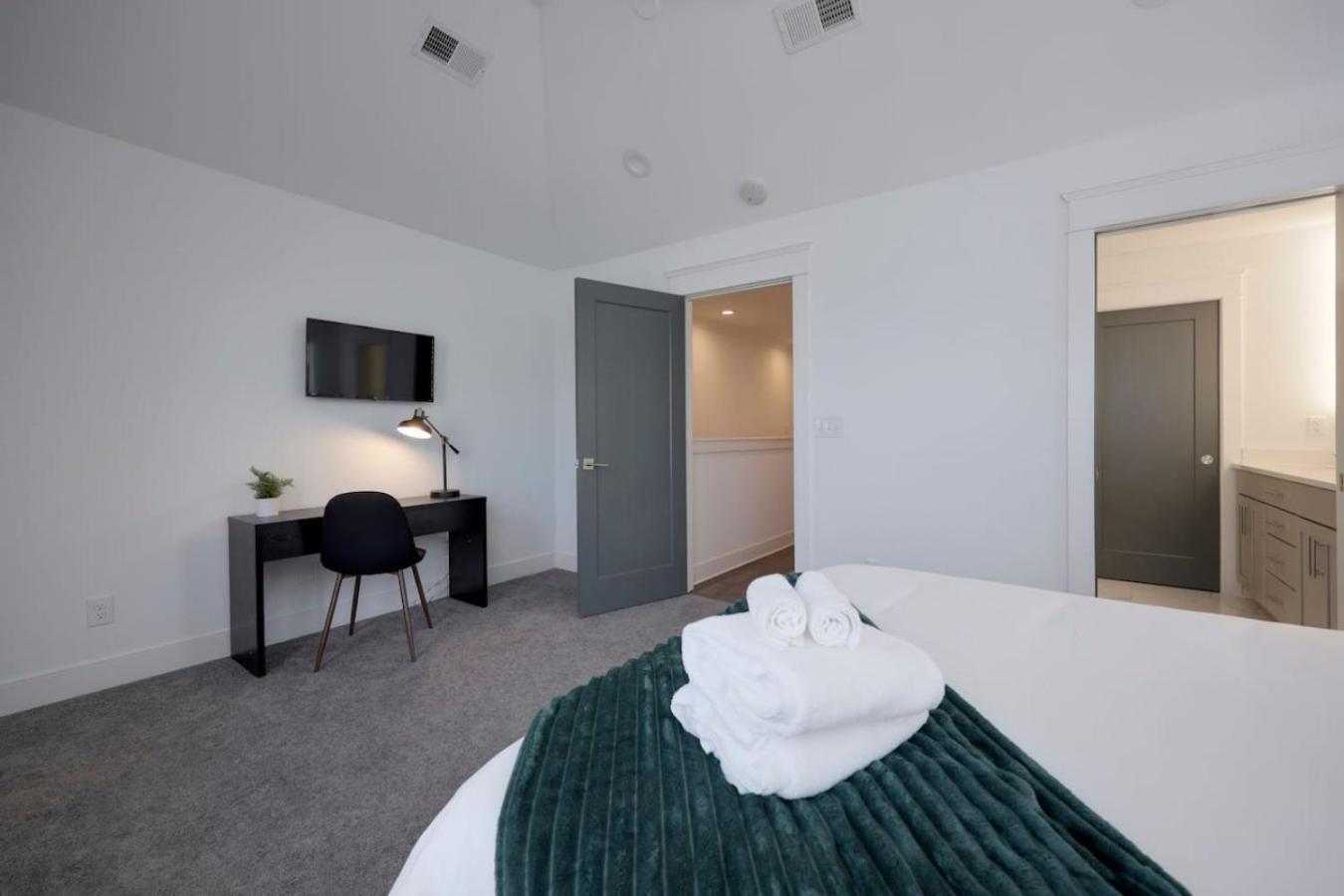 Holiday home Minutes To Broadway Luxurious Gated Townhome Nashville