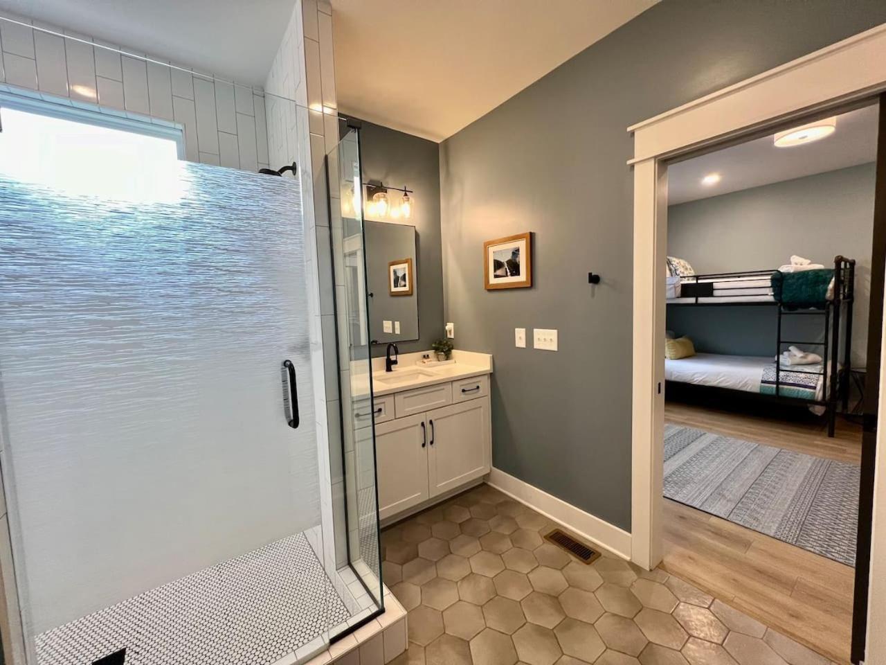 Holiday home Modern Downtown Brand New Great Location Nashville